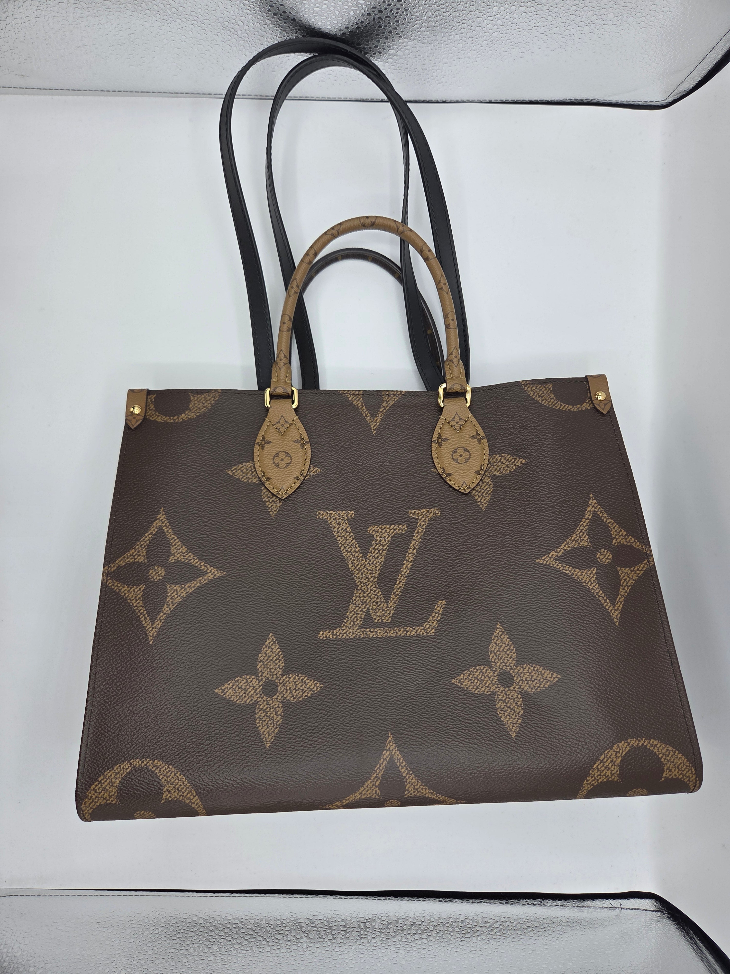 Women's On the Go MM Reverse Monogram